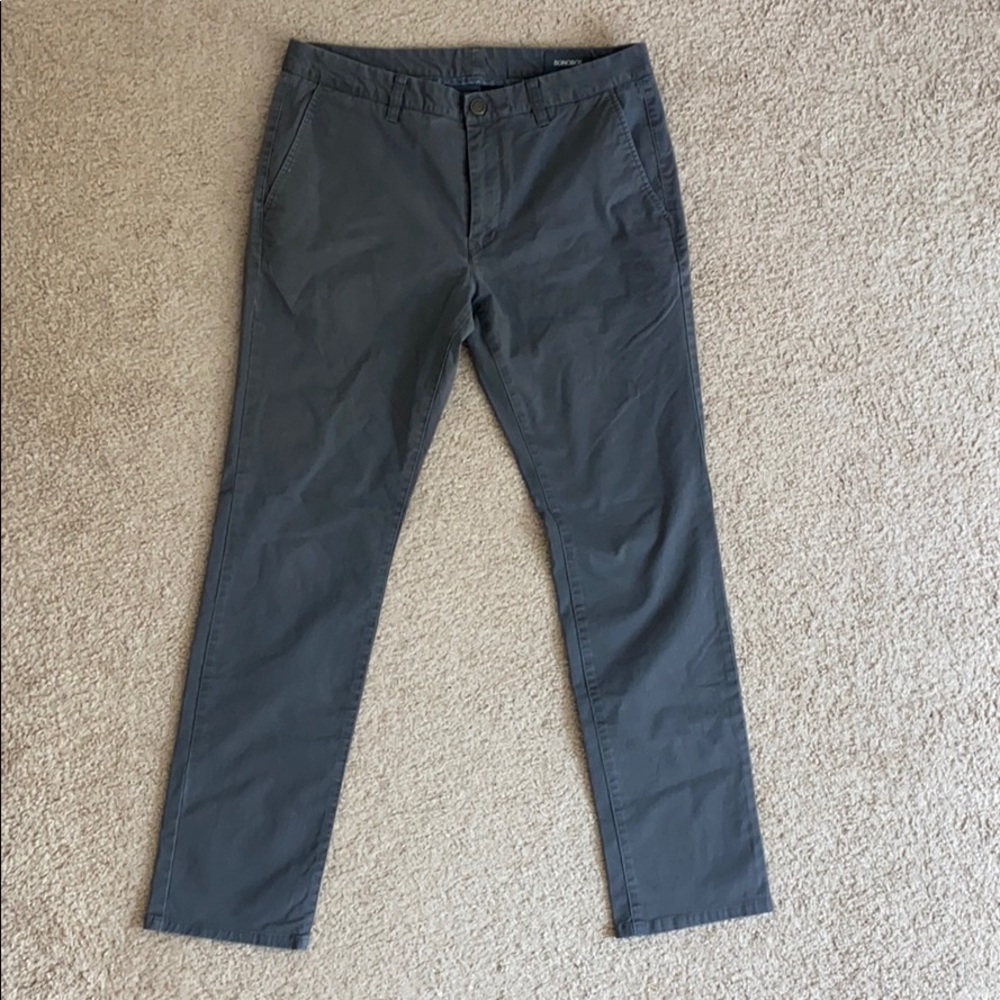 Bonobos trailered chinos.